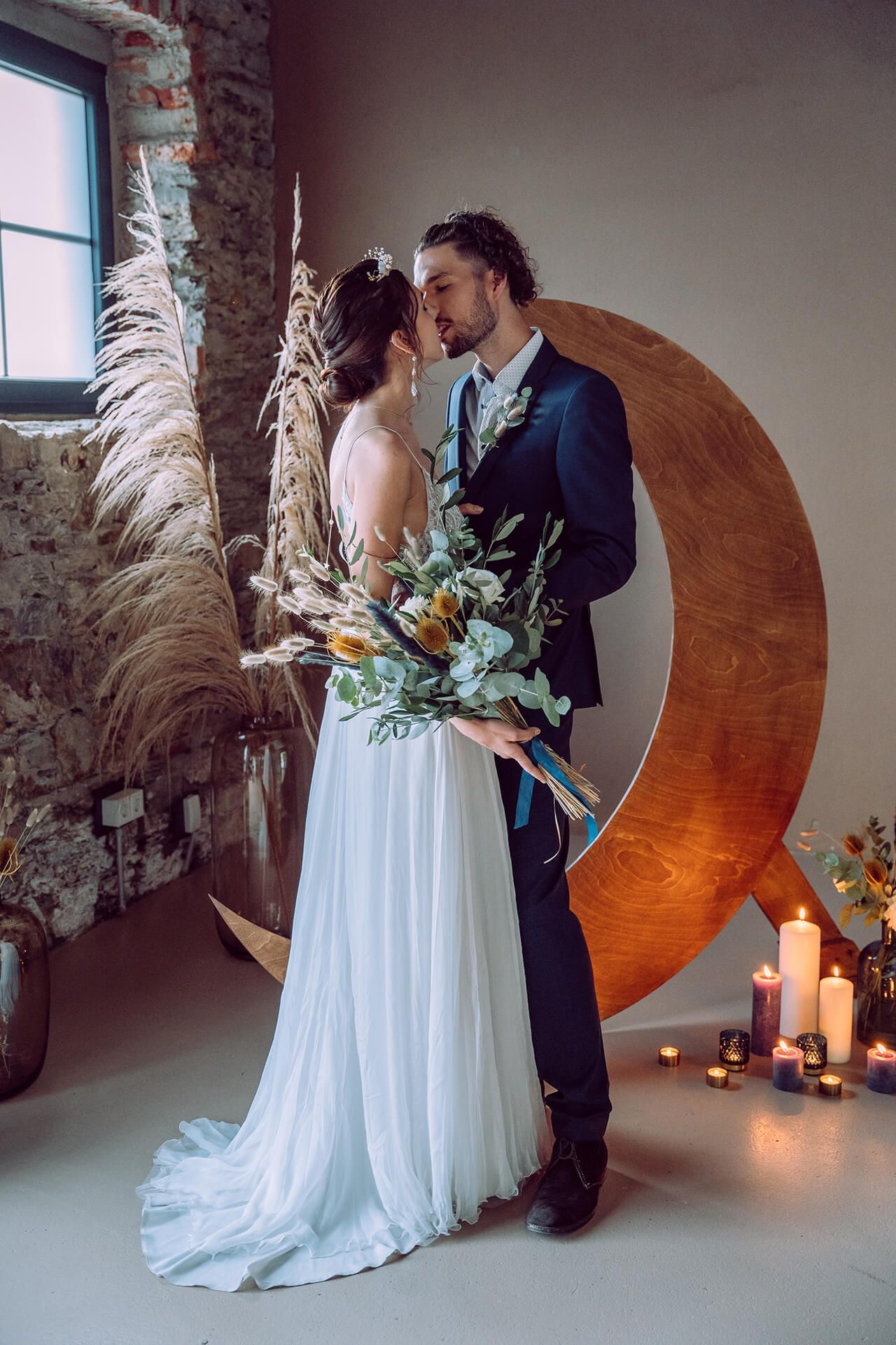 Hochzeitsworkshop Stars & Glitter - Brautpaar Fotoshooting - Holzmond Hintergrund